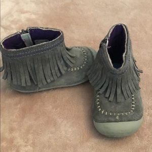 Stride Rite/Soft bottom Moccasin boot. Size 5